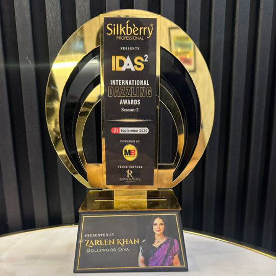 So thrilled to announce that we have received the international dazzling award presented by Zareen Khan.